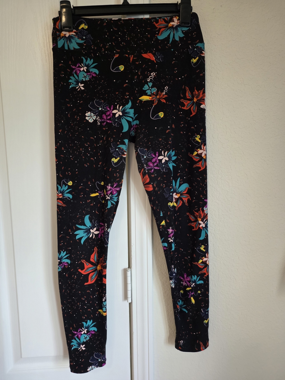 Ladies Black Floral Print Leggings - Multicolor Flowers Lularoe